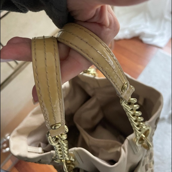 Coach handbag - worn a few times - Picture 8 of 10